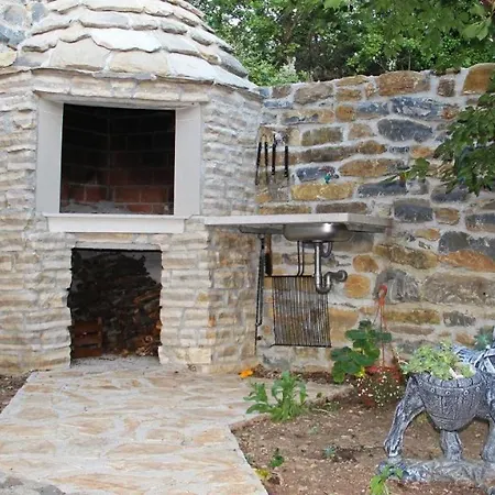 In With Terrace, Air Conditioning, Wifi, Washing Machine 5202-1 Casa de Férias Omiš