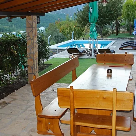 In With Terrace, Air Conditioning, Wifi, Washing Machine 5202-1 Casa de Férias *