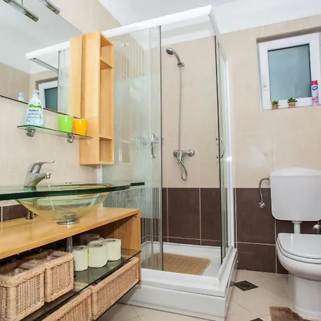 In With Terrace, Air Conditioning, Wifi, Washing Machine 5202-1 * Omiš