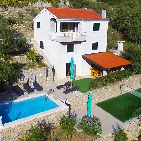 Casa de Férias In With Terrace, Air Conditioning, Wifi, Washing Machine 5202-1