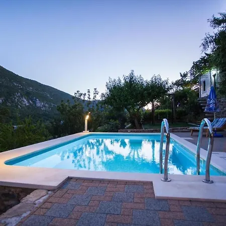 In With Terrace, Air Conditioning, Wifi, Washing Machine 5202-1 Casa de Férias *