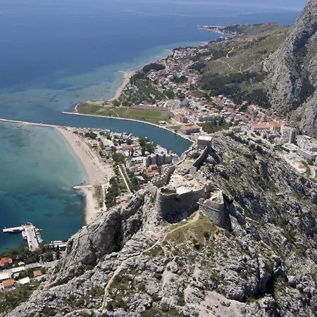 In With Terrace, Air Conditioning, Wifi, Washing Machine 5202-1 Omiš