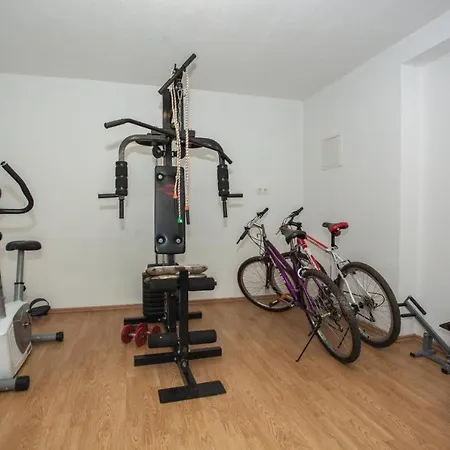 Casa de Férias In With Terrace, Air Conditioning, Wifi, Washing Machine 5202-1 *