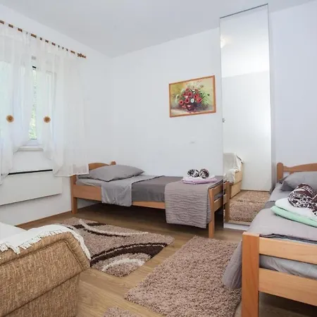 In With Terrace, Air Conditioning, Wifi, Washing Machine 5202-1 Casa de Férias Omiš