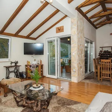 In With Terrace, Air Conditioning, Wifi, Washing Machine 5202-1 Casa de Férias *